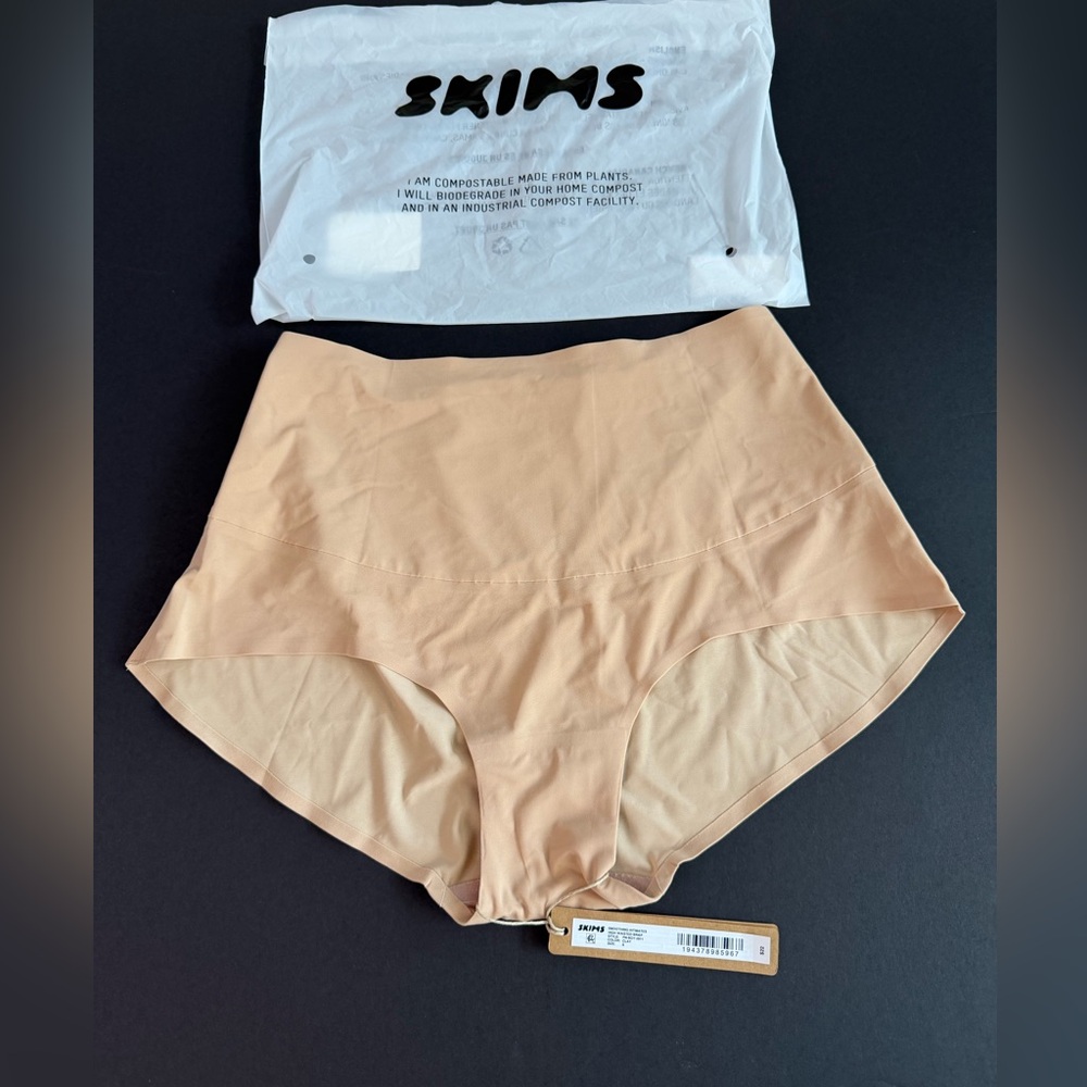 Skims NWT womens Nude High-Waisted Briefs smoothing Small color Clay
